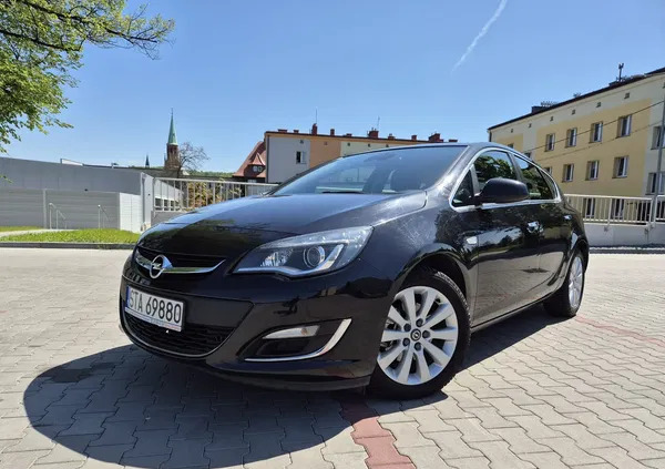 samochody osobowe Opel Astra cena 27900 przebieg: 197750, rok produkcji 2013 z Radzionków